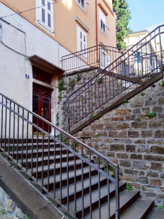 Casa Antica - Historical Apartment In Old City Center Triëst Buitenkant foto