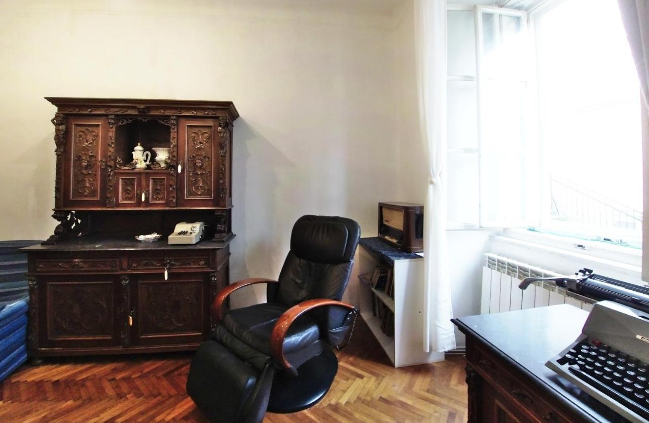 Casa Antica - Historical Apartment In Old City Center Triëst Buitenkant foto