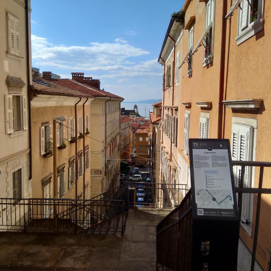 Casa Antica - Historical Apartment In Old City Center Triëst Buitenkant foto