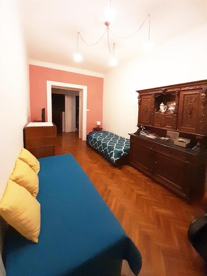 Casa Antica - Historical Apartment In Old City Center Triëst Buitenkant foto